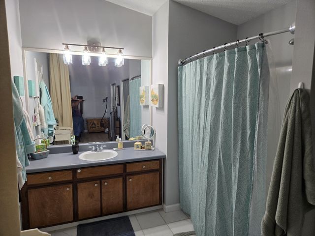 1000 Patio Dr, Nashville, TN 37214