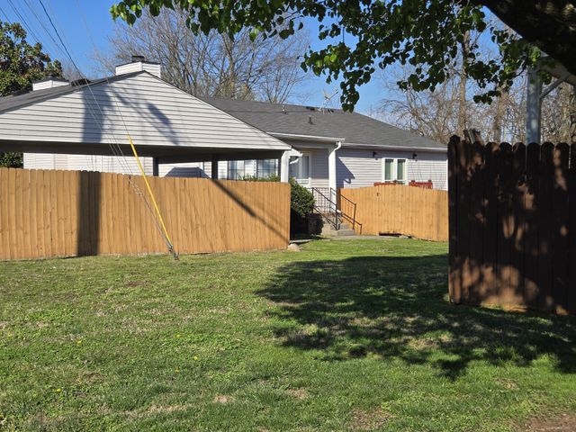 1000 Patio Dr, Nashville, TN 37214