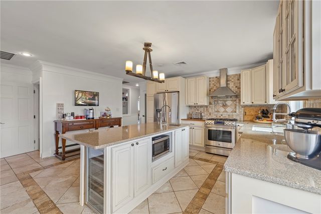 135 Meshanticut Valley Parkway, Cranston, RI 02920