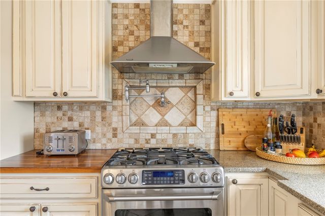 135 Meshanticut Valley Parkway, Cranston, RI 02920