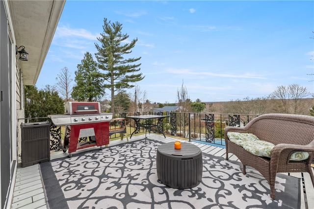 135 Meshanticut Valley Parkway, Cranston, RI 02920