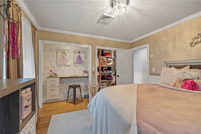 135 Meshanticut Valley Parkway, Cranston, RI 02920