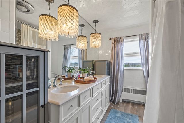 135 Meshanticut Valley Parkway, Cranston, RI 02920