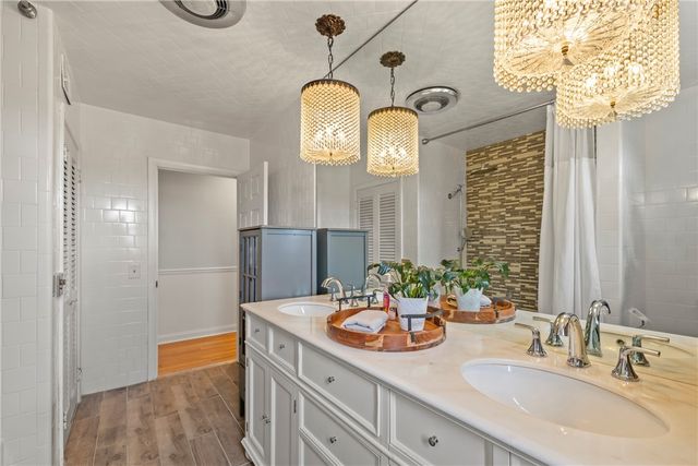 135 Meshanticut Valley Parkway, Cranston, RI 02920