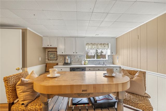 135 Meshanticut Valley Parkway, Cranston, RI 02920