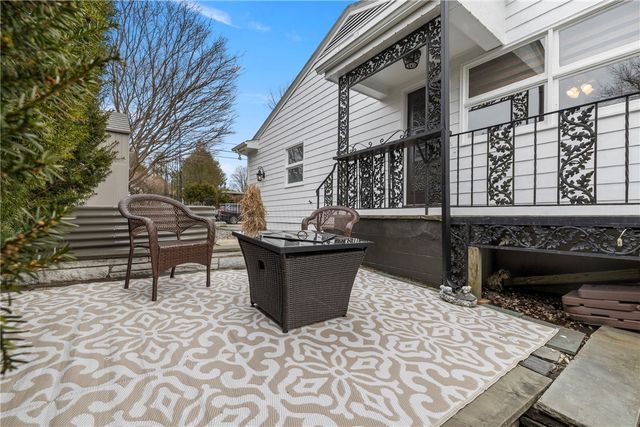 135 Meshanticut Valley Parkway, Cranston, RI 02920