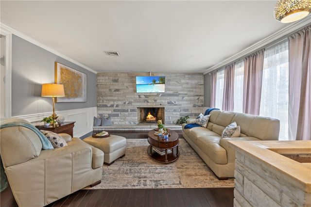 135 Meshanticut Valley Parkway, Cranston, RI 02920