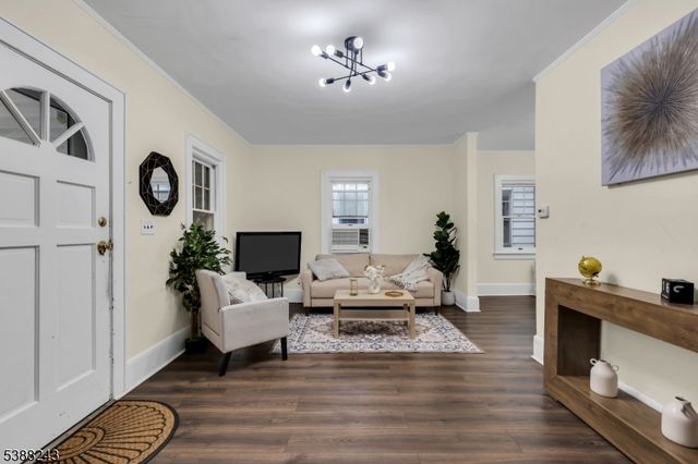 906 Dewitt St, Linden City, NJ 07036