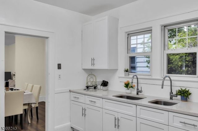 906 Dewitt St, Linden City, NJ 07036