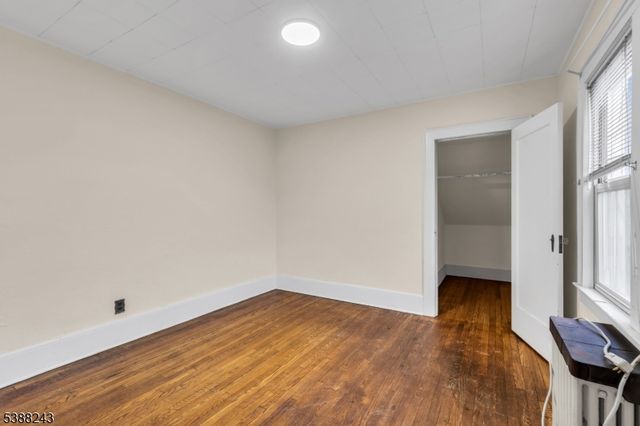 906 Dewitt St, Linden City, NJ 07036