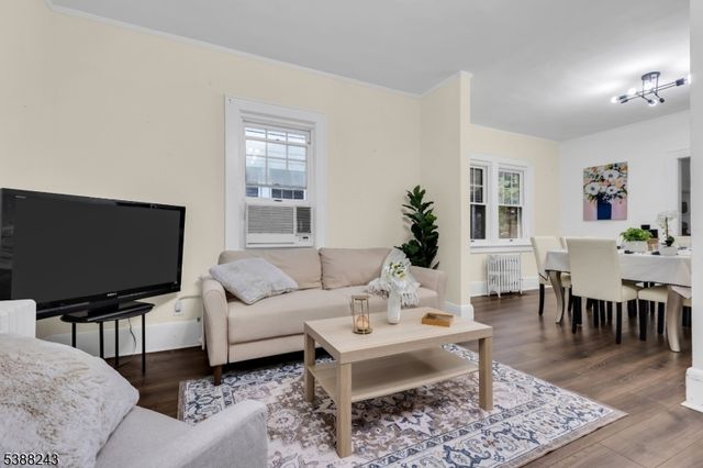 906 Dewitt St, Linden City, NJ 07036