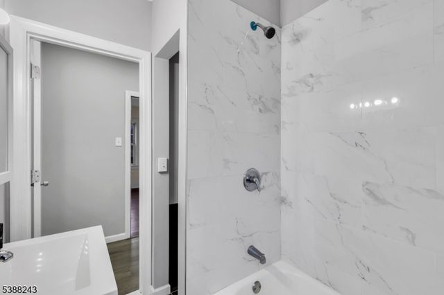 906 Dewitt St, Linden City, NJ 07036