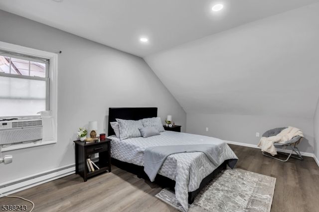 906 Dewitt St, Linden City, NJ 07036