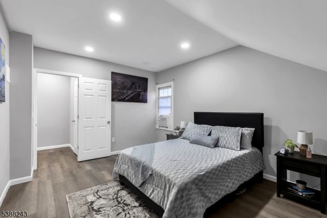 906 Dewitt St, Linden City, NJ 07036