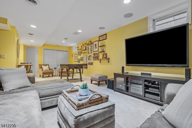 756 Clarence St, Westfield Town, NJ 07090