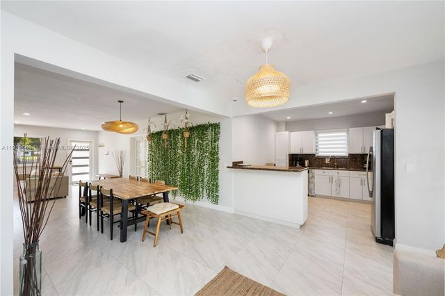 1331 NE 160th St, North Miami Beach, FL 33162