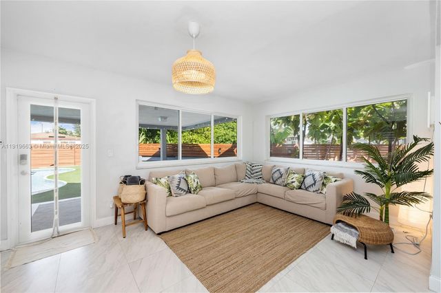 1331 NE 160th St, North Miami Beach, FL 33162