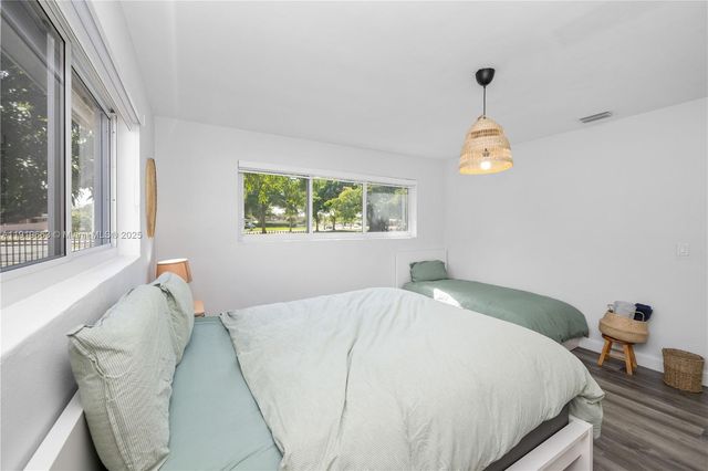 1331 NE 160th St, North Miami Beach, FL 33162