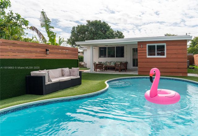 1331 NE 160th St, North Miami Beach, FL 33162