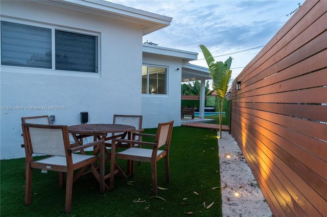 1331 NE 160th St, North Miami Beach, FL 33162