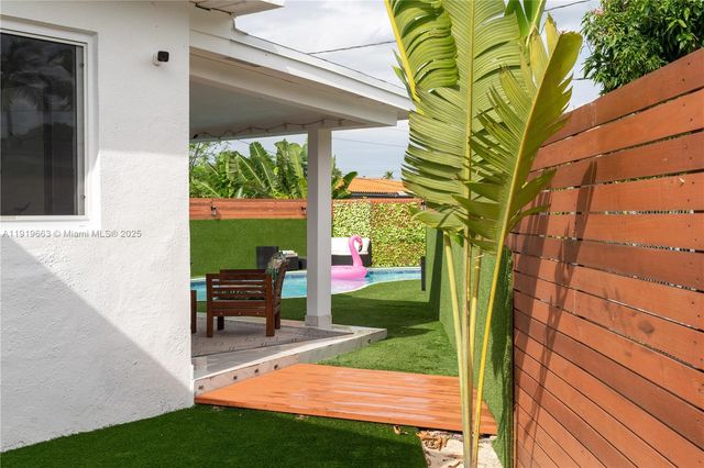 1331 NE 160th St, North Miami Beach, FL 33162