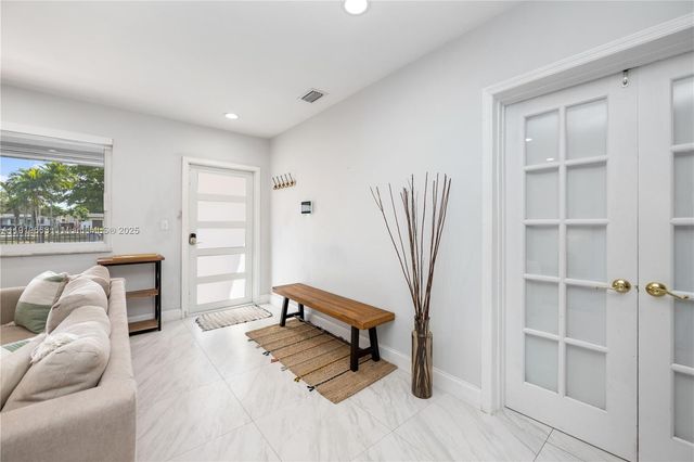 1331 NE 160th St, North Miami Beach, FL 33162