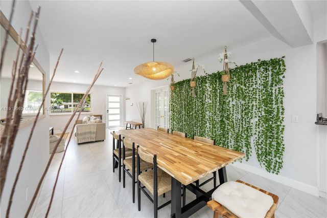 1331 NE 160th St, North Miami Beach, FL 33162