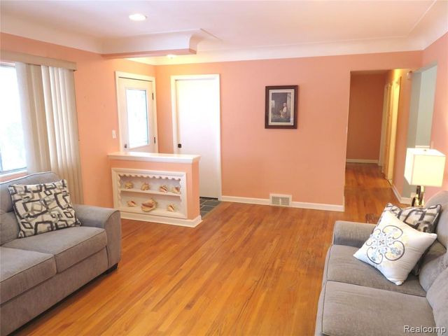 53432 Bruce Hill Drive, Shelby Twp, MI 48316