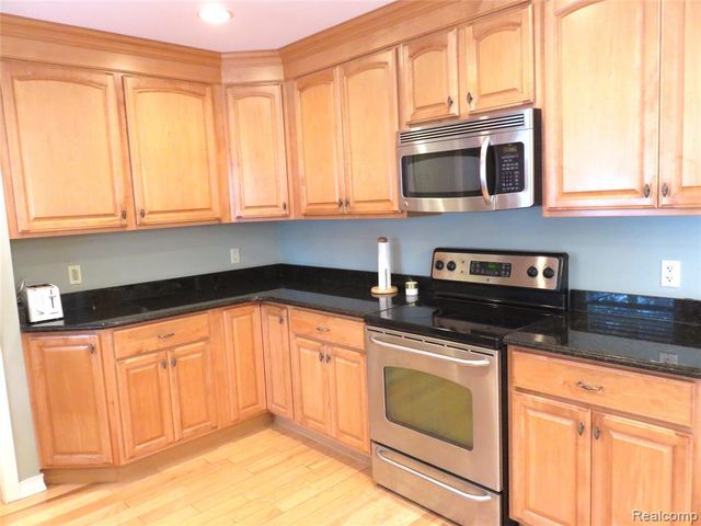 53432 Bruce Hill Drive, Shelby Twp, MI 48316