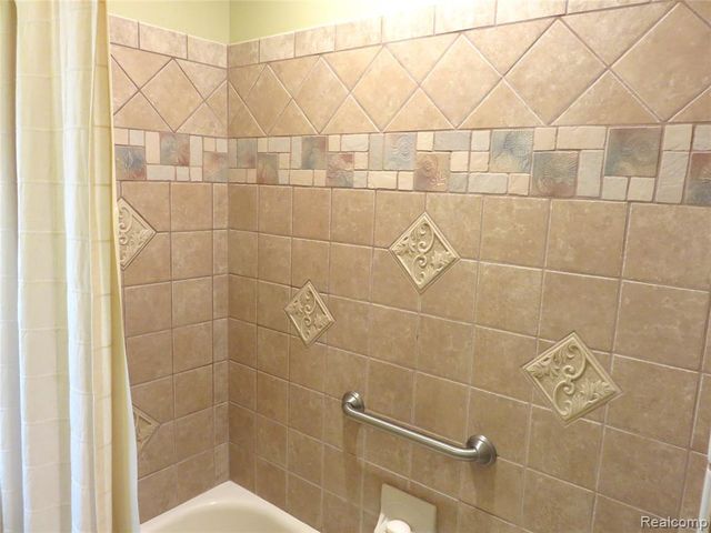 53432 Bruce Hill Drive, Shelby Twp, MI 48316