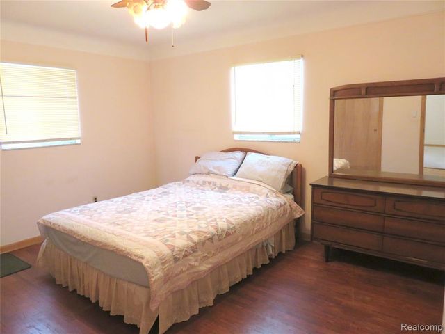 53432 Bruce Hill Drive, Shelby Twp, MI 48316