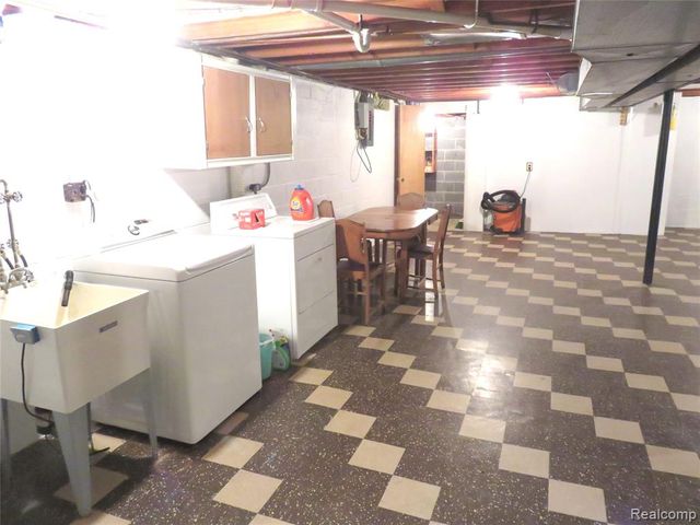 53432 Bruce Hill Drive, Shelby Twp, MI 48316