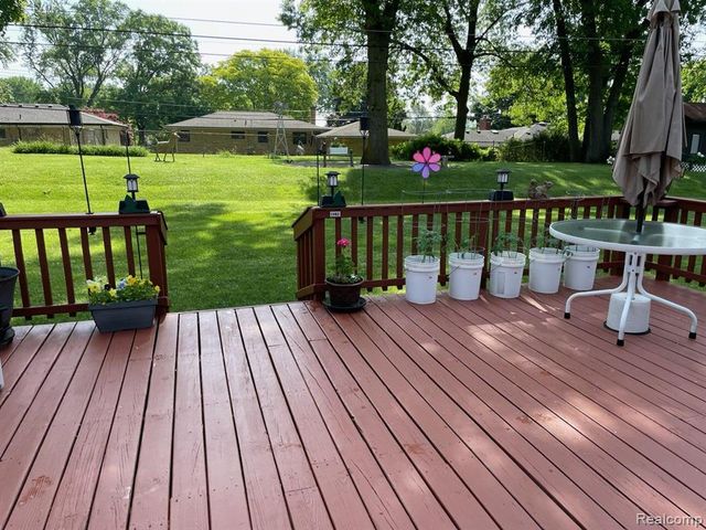 53432 Bruce Hill Drive, Shelby Twp, MI 48316