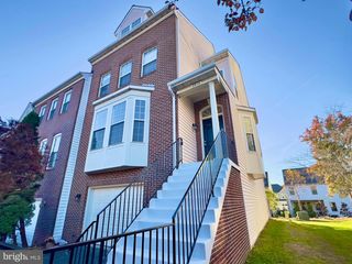 2914 MAINSTONE DR, Fairfax, VA 22031