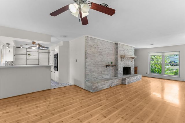 1911 Manila Lane, Houston, TX 77043