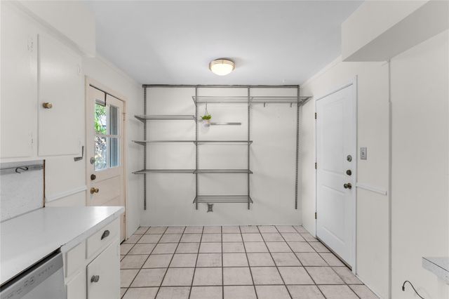 1911 Manila Lane, Houston, TX 77043