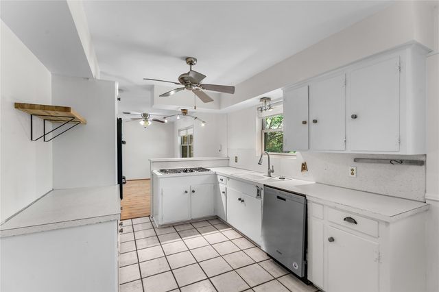 1911 Manila Lane, Houston, TX 77043
