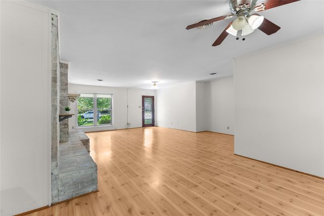 1911 Manila Lane, Houston, TX 77043