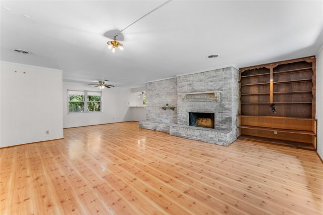 1911 Manila Lane, Houston, TX 77043