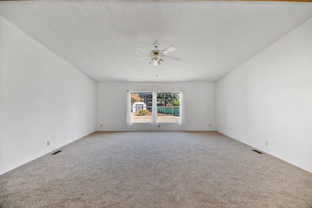 1105 Doneen Lane, Grants Pass, OR 97526
