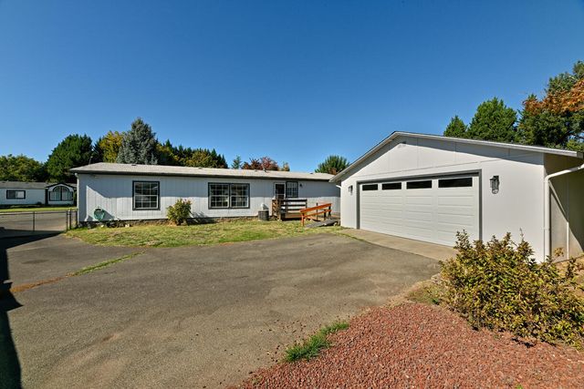 1105 Doneen Lane, Grants Pass, OR 97526
