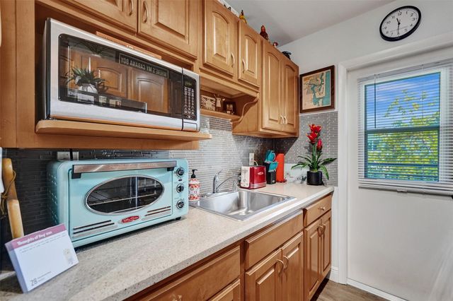 1055 SE 15th Street 14C, Fort Lauderdale, FL 33316