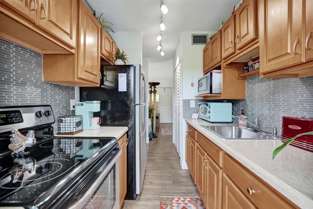 1055 SE 15th Street 14C, Fort Lauderdale, FL 33316