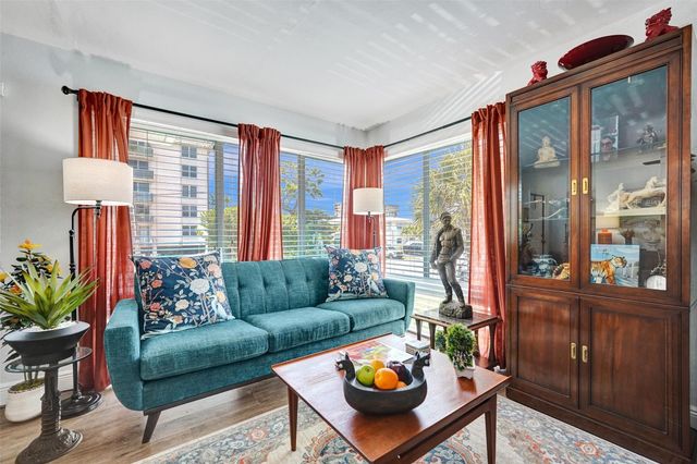 1055 SE 15th Street 14C, Fort Lauderdale, FL 33316