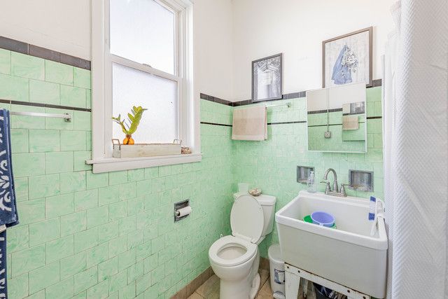 2955 W Belmont Avenue, Chicago, IL 60618