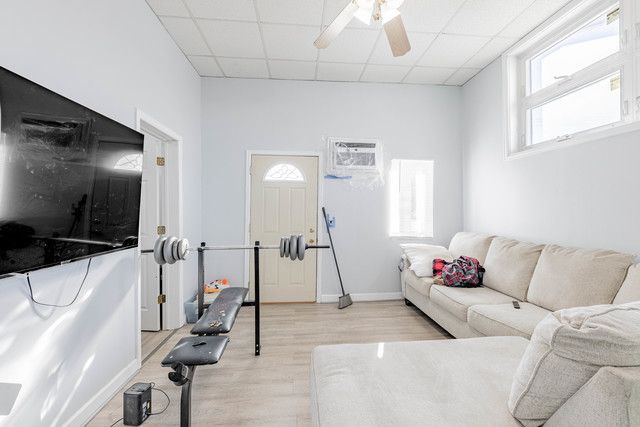 2955 W Belmont Avenue, Chicago, IL 60618