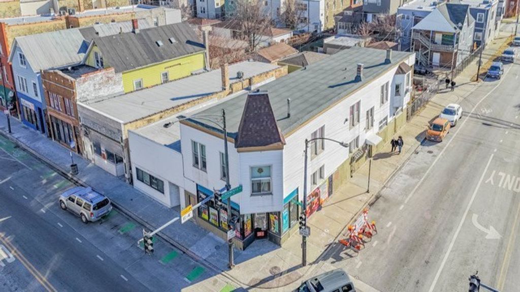 2955 W Belmont Avenue, Chicago, IL 60618