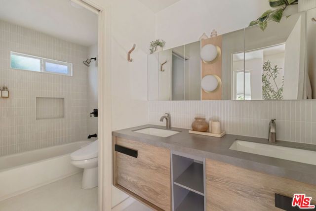 3174 Weldon Avenue, Los Angeles, CA 90065