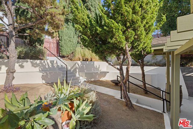 3174 Weldon Avenue, Los Angeles, CA 90065