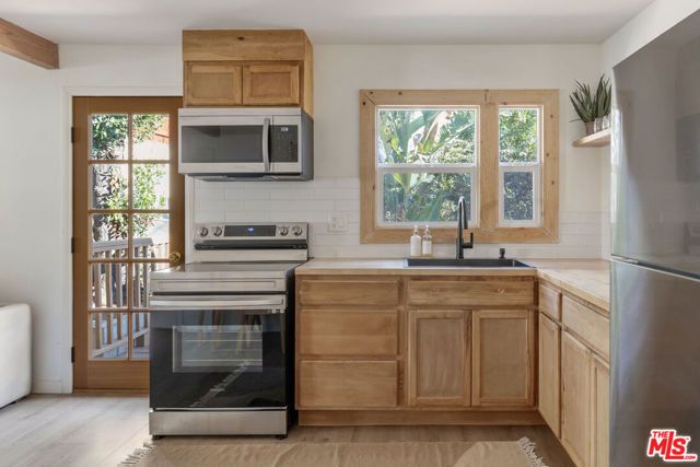 3174 Weldon Avenue, Los Angeles, CA 90065
